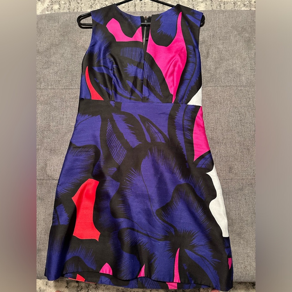 Diane Von Furstenberg dress size 8 EUC